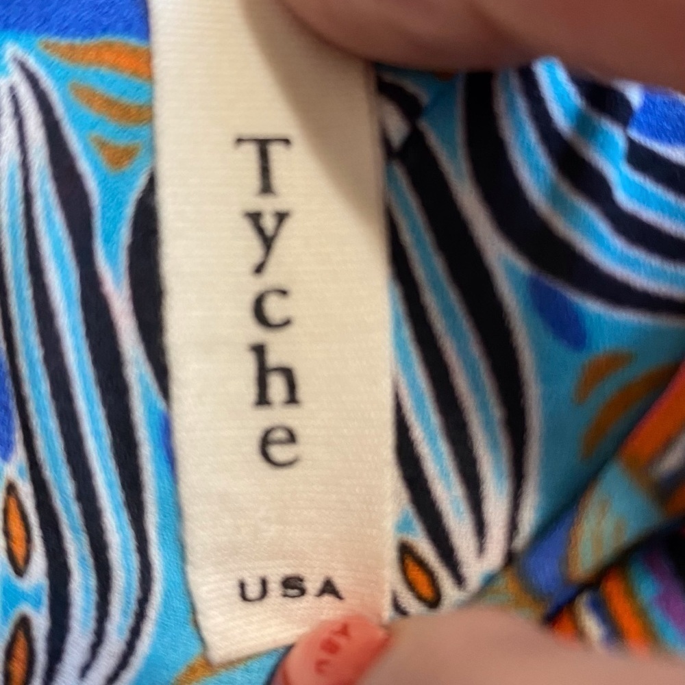 TYCHE Shorts - Picture 3 of 3